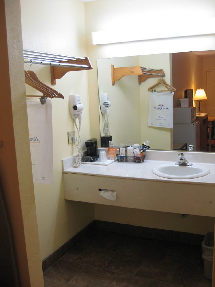 Surestay By Western 4*