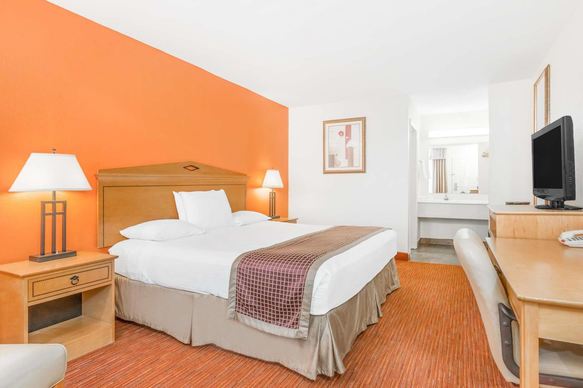 Surestay By Western Hotel 4*